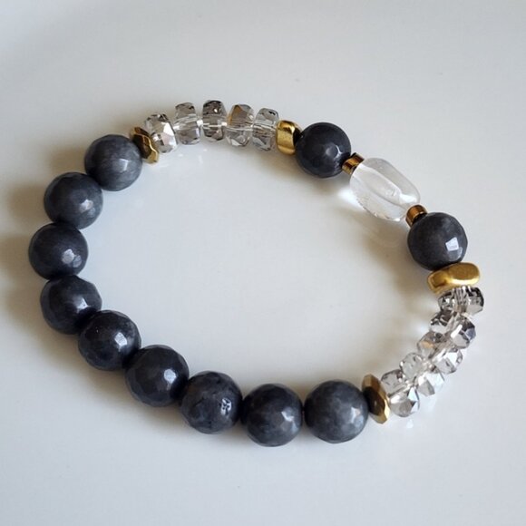 Elegant Black and Gold Beaded Bracelet - Picture 3 of 3
